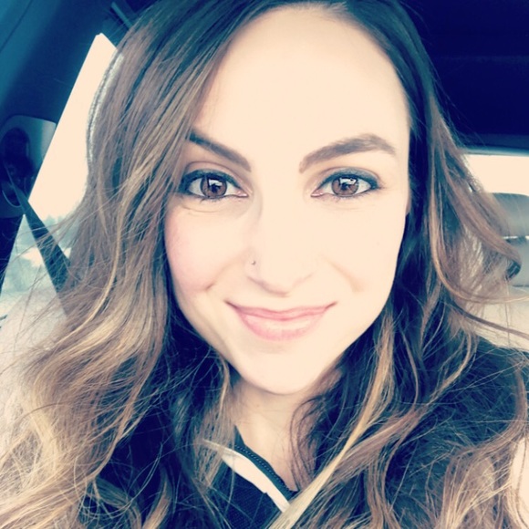 Meet your Posher, Brandy - Picture 1 of 1